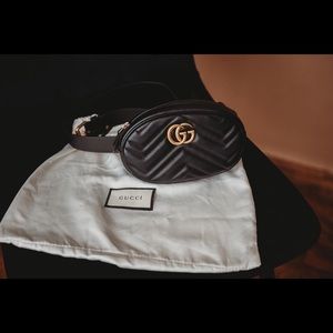 ✨Gucci Marmont black and gold Waist Bag Crossbody✨